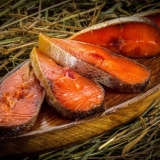 Hladno dimljena pastrmka: recepti, koristi i štete, kalorije